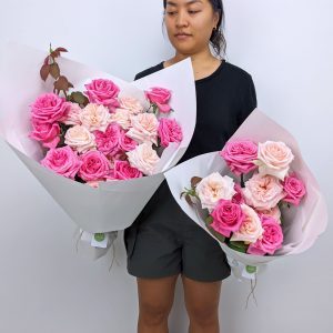 Both Mixed Roses – Sydney flower delivery